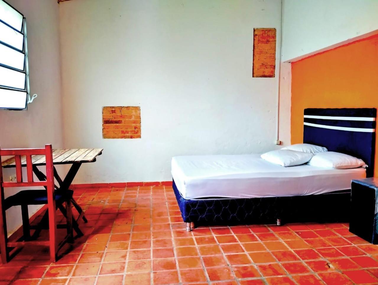 Mediterraneo Youth Hostel 亚松森 外观 照片