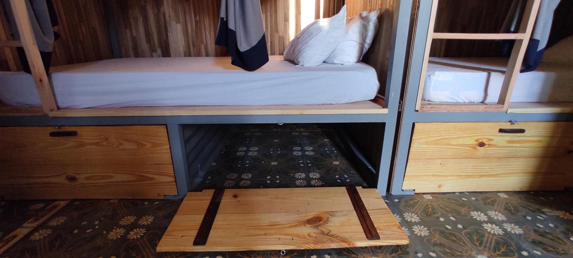 Mediterraneo Youth Hostel 亚松森 外观 照片